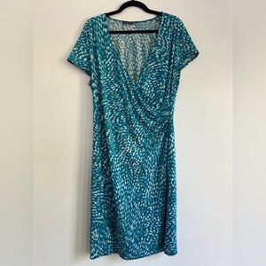 Jones New York Green Sheath Midi Dress with Flutter Sleeves